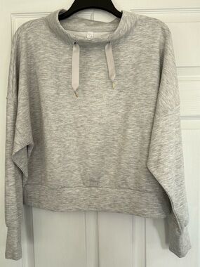STYLUS Heather Gray Cropped Pullover Hoodie with Ribbon Drawcord
